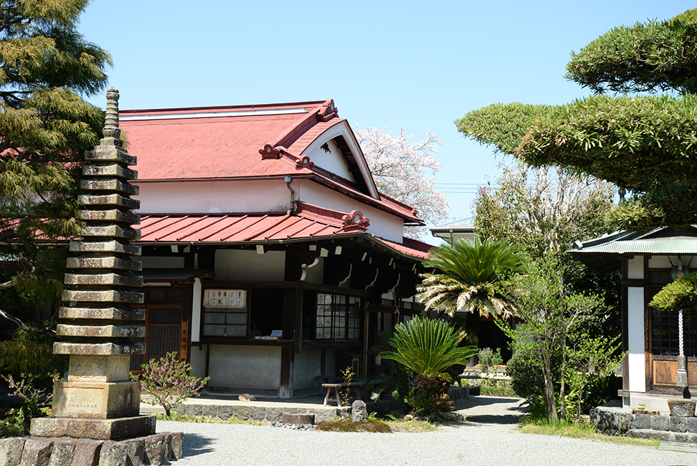 buddhist temple donation