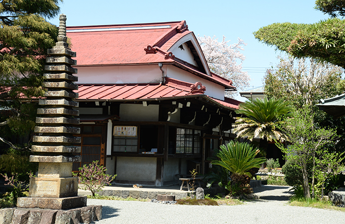 buddhist temple donation